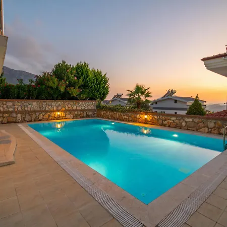 Вилла Golden Heights 15 *