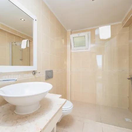 Villa Golden Heights 15