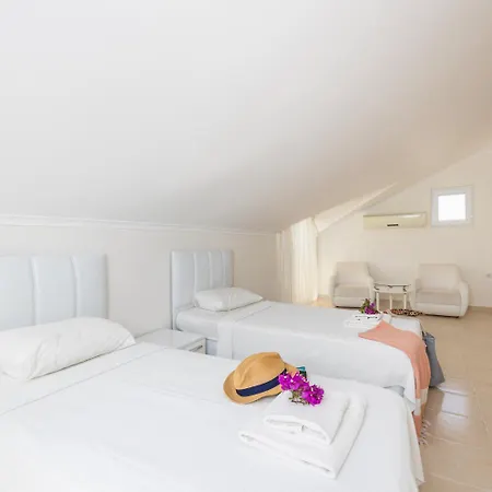 Golden Heights 15 Villa