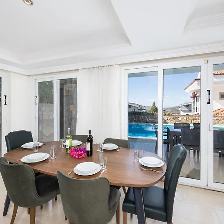 Golden Heights 15 Villa