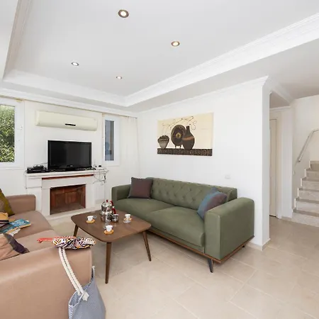 Villa Golden Heights 15 *