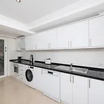 Golden Heights 15 *