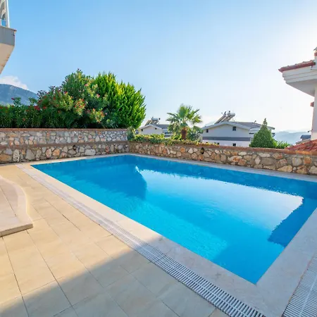 Villa Golden Heights 15