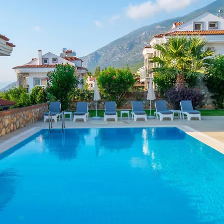 Villa Golden Heights 15 *