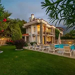 Вилла Golden Heights 15 *